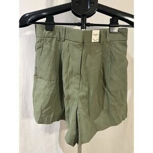 NWT Women's size 28/6R Green Shorts Abercrombie & Fitch